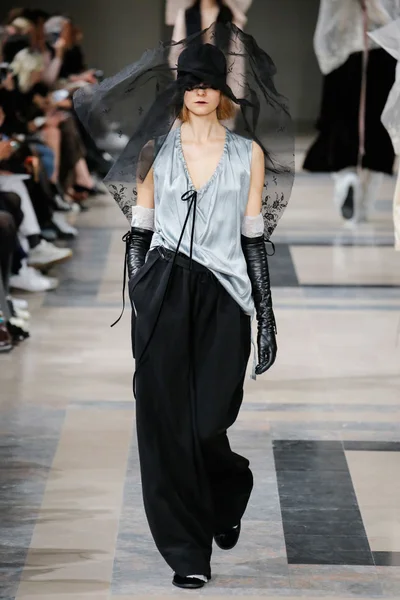Look 22